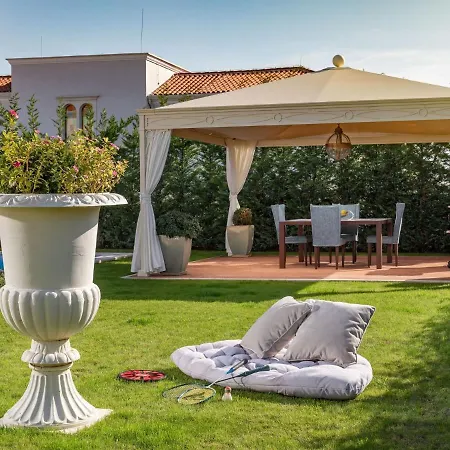 Villa Posh In Vabriga With High End Kitchen Pool *